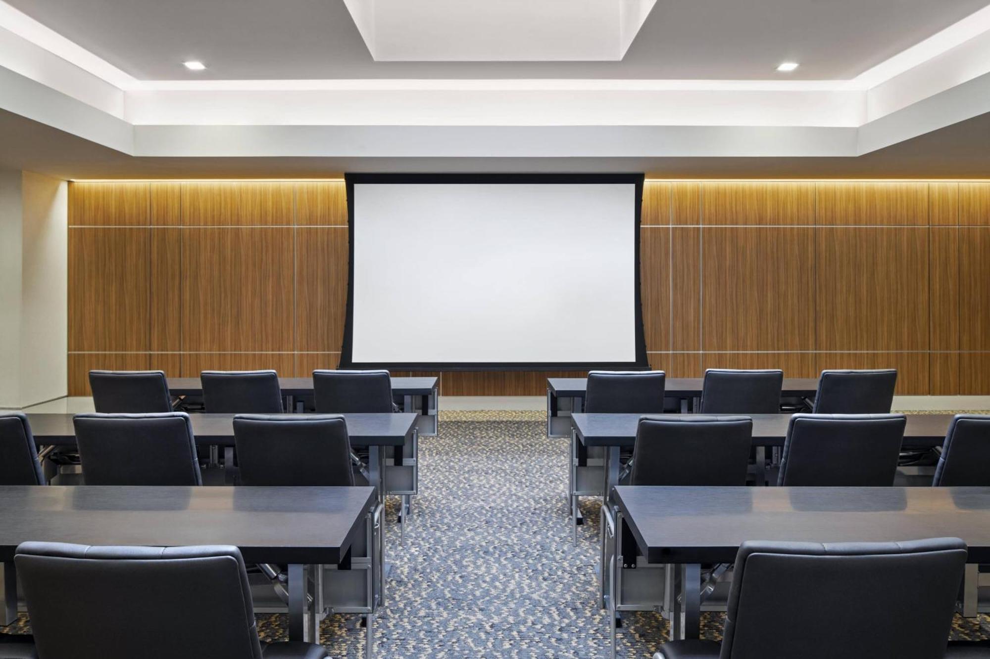 Hotel Ac By Marriott Downtown Louisville